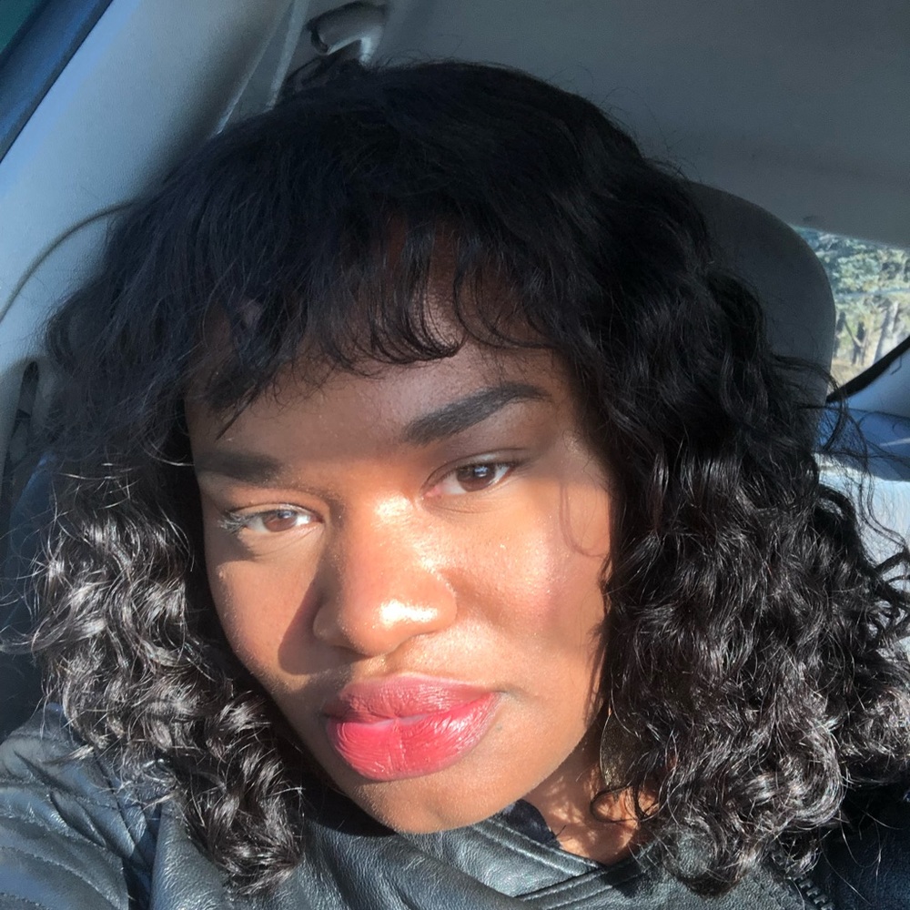 Meet your Posher, Dee